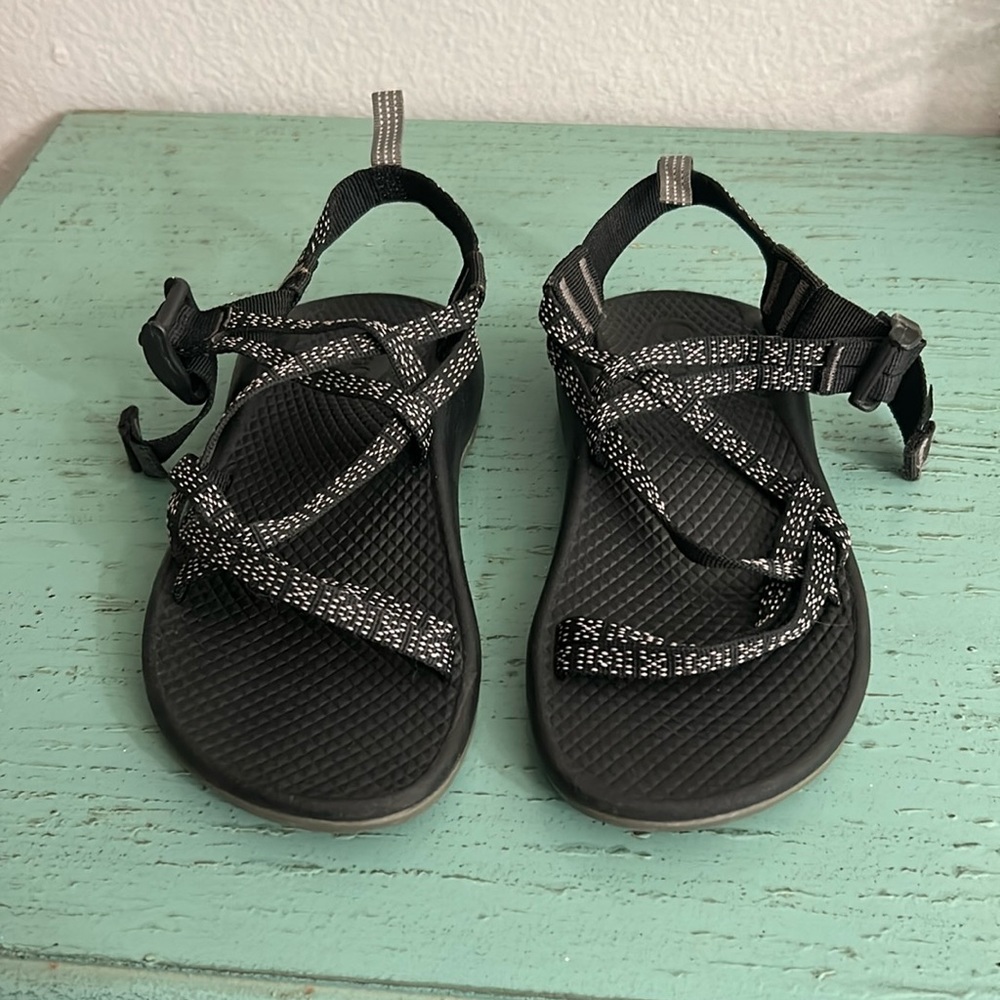Little girls Chacos SZ 2